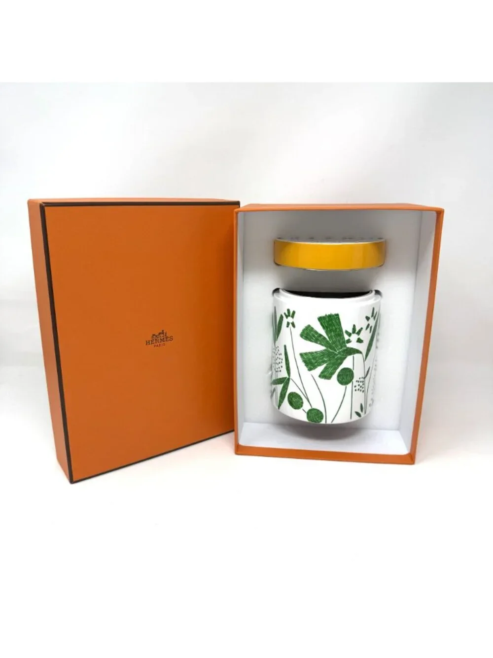 BNIB Hermes Yellow and Green “A Walk in the Garden” Tea Box